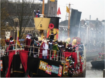 Figure 1. The arrival of Sint (http://www.blikopnieuws.nl/bericht/206902/sinterklaas-op-tijd-aangekomen-groningen).
